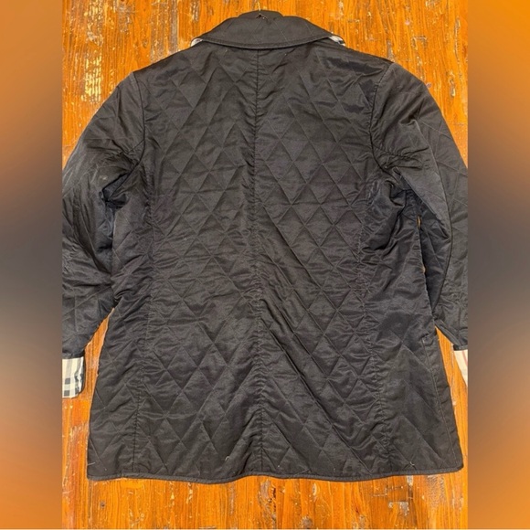 Authentic Vintage Burberry Quilted Black Jacket. - Picture 11 of 11